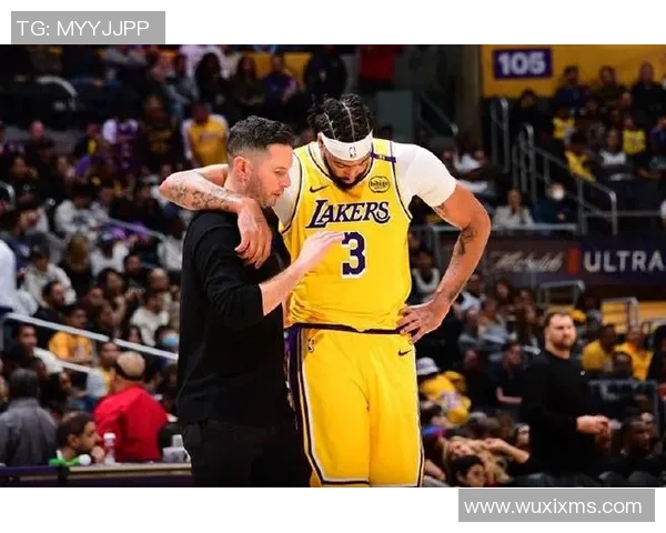 湖人热火G3激战戴维斯表现抢眼助球队争夺胜利